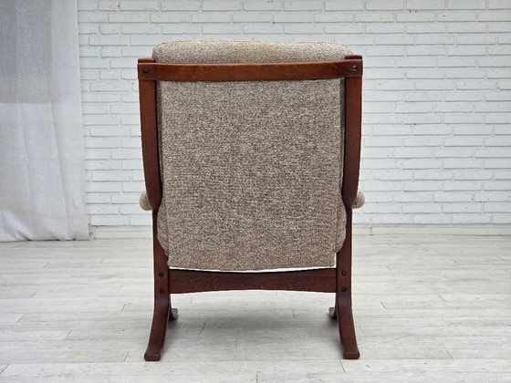 Image 1 of Fauteuil uit de jaren 70, Noors design, stof van een wollen mix, gebogen hout.