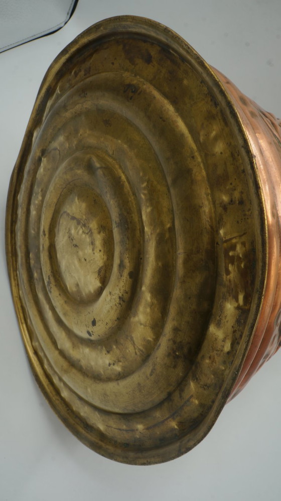 Image 1 of Soporte para paraguas de cobre antiguo, cubo de carbón para pellets, kit de pellets con relieve de Rembrandt
