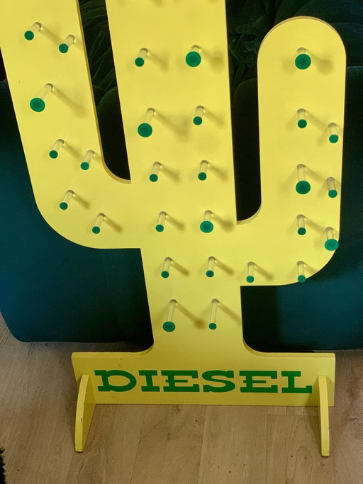PLV - Zeldzame Officiële DIESEL Accessoire Display (2004) – Monumentale Cactus Sculptuur (140 cm)