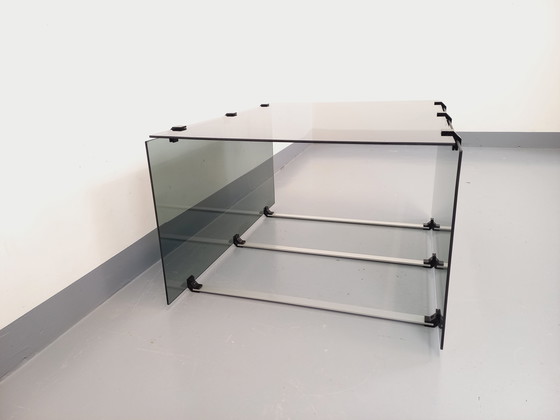 Image 1 of Vintage salontafel van gerookt glas, zwart metaal en gegoten aluminium uit de jaren 70