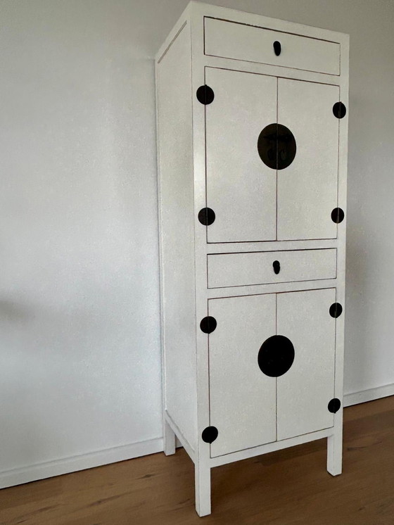Image 1 of Weißholzschrank im chinesischen Stil