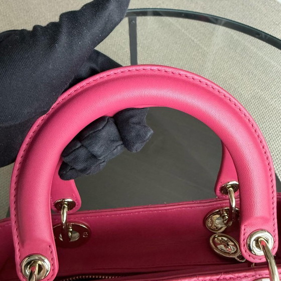 Image 1 of DIOR LADY MEDIUM - CANNAGE LAMSLEER FELROZE GOUDEN BESLAG