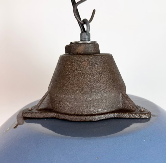 Image 1 of Industriële hanglamp van blauw emaille en gietijzer, jaren 60