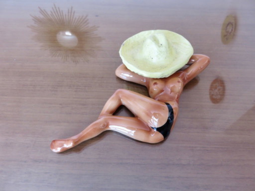 Rare Monaco ceramic "pin up" ashtray, 1950s 1960s