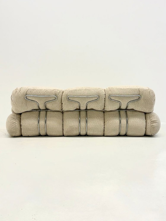 Image 1 of Crème Bouclé Okay 3-Sitzer-Sofa von Adriano Piazzesi