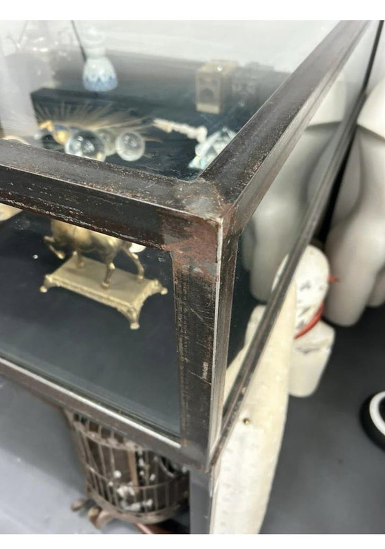 Image 1 of Schöne Vitrine aus Glas und Stahl