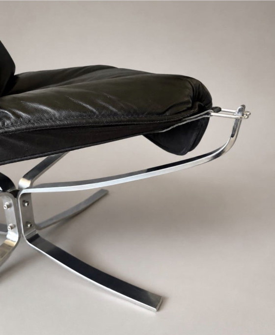 Image 1 of Vintage Falcon loungestoel en voetenbank, Sigurd Resell, chroom
