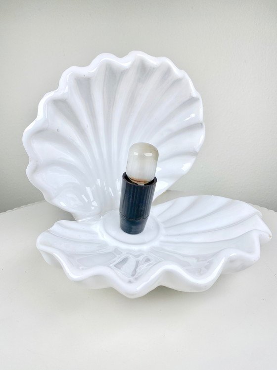Image 1 of Vintage witte mosselschelp / oester tafellamp - 1970s-80s Mid Century Modern Home Decor Verlichting