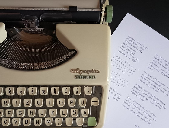 Image 1 of Olympia Splendid33 typemachine, volledig gerestaureerd, met koffer, 1964