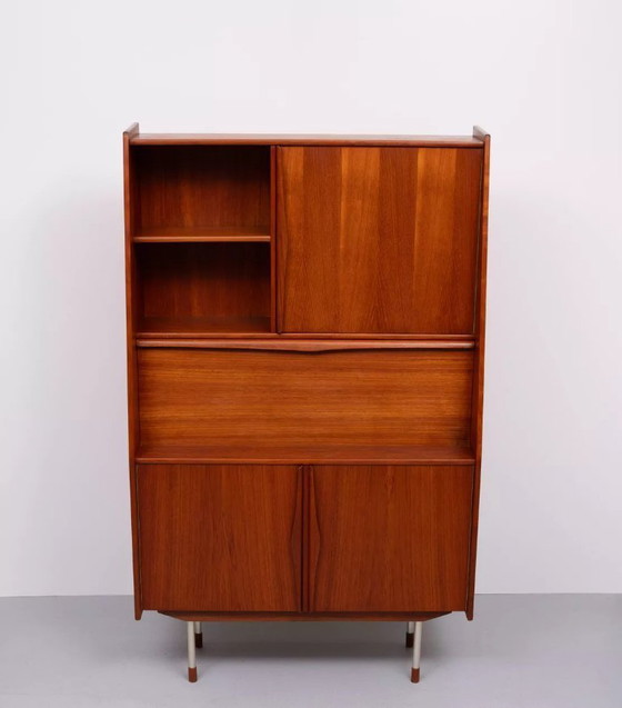 Image 1 of Deense teakhouten kast en schrijftafel/bar, van Arne Vodder, jaren 60.