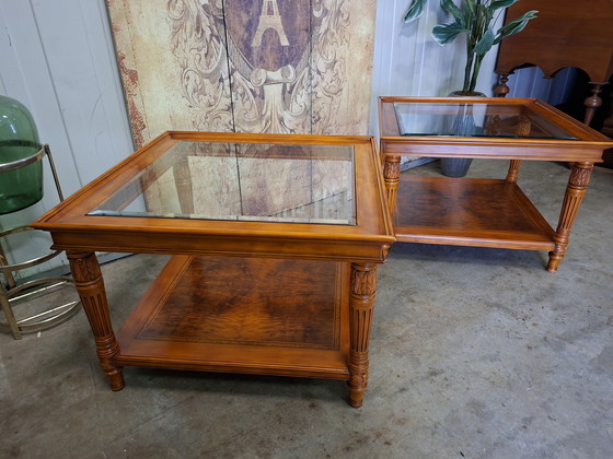 Image 1 of Klassieke Italiaanse bijzettafel, salontafel met facet geslepen glas afm: 70x70cm en 49cm hoog.
