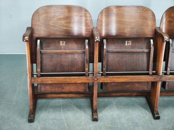 Image 1 of Zeldzame Tsjechoslowaakse bioscoopbank met drie zitplaatsen uit de jaren 1920, in Thonet-stijl.