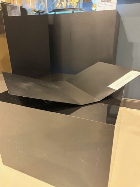 Image 1 of V-Stand XL geproduceerd door 1605 Collective