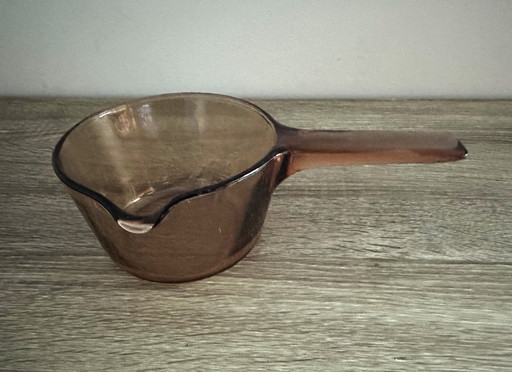 Dikwandige glazen steelpan van 0,7 liter, amberkleurig, Vision Corning Frankrijk