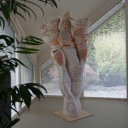 ultima scultura in ceramica disponibile di Annemarie Gouverne