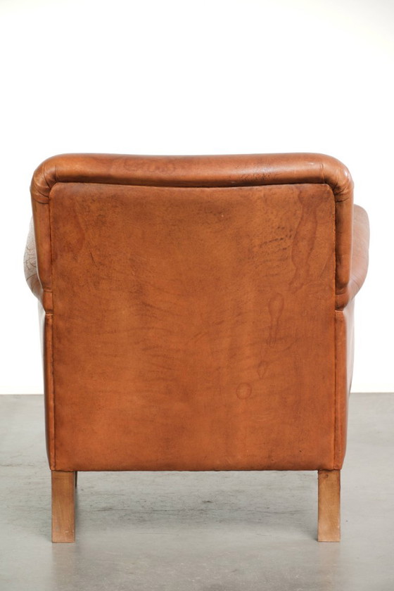 Stoere Vintage Schapenleren Armchair Met Een Mooie Cognac Kleur En Een Comfortabele Zit – Fauteuils, Leather (photo 4 of 13)