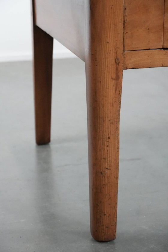 Image 1 of Antieke Franse salontafel gemaakt van vruchtenbomenhout uitgevoerd met twee lades