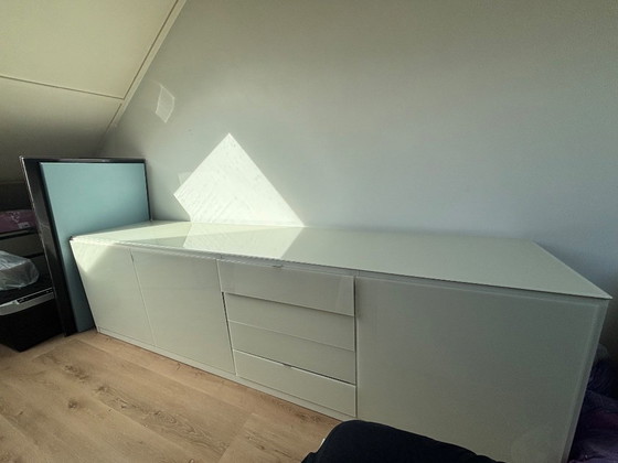 Pastoe armadio bianco con dettagli in legno – Credenze, Vetro, Metallo (photo 3 of 5)