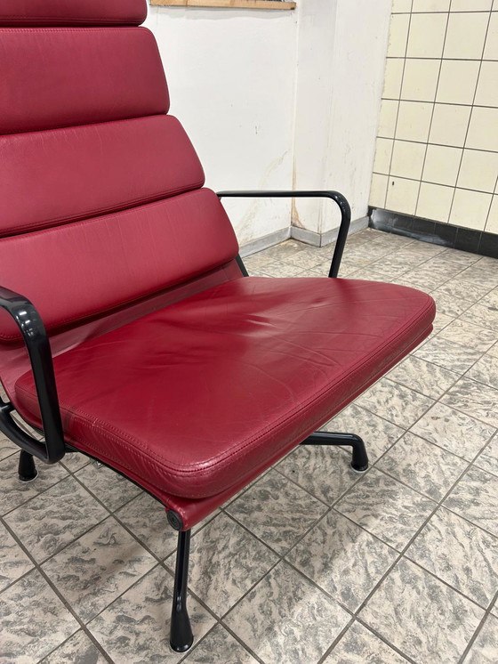 Image 1 of Vitra | Eames | Ea222 | Rood