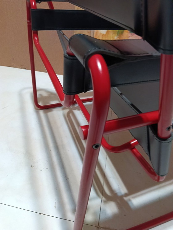 Image 1 of Bolso Knoll Wassily B3 rojo mate, nuevo-usado, en piel negra, de Marcel Breuer.