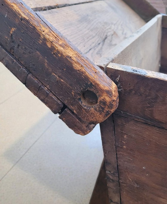 Image 1 of Vroeg 18e eeuwse maritieme havenkist, VOC kist, rustiek houten kist, Nederland 1750