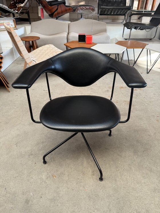 Image 1 of Gubi Masculo meeting chair leer (set a 6)