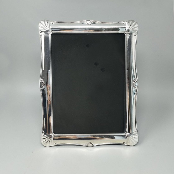 Vintage Italiaanse fotolijst uit de jaren 70, verzilverd en met glas, versierd met schelpmotieven. (photo 5 of 8)
