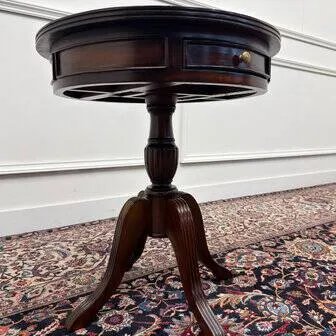 Klassischer englischer Beistelltisch, Beistelltische, Holz, Braun, Chesterfield (Foto 5 von 8)