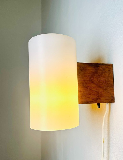 Applique Murale Cylindrique en Bois de Hêtre par Uno & Östen Kristiansson pour Luxus, Suède, 1960s – wandlampen, Plastic