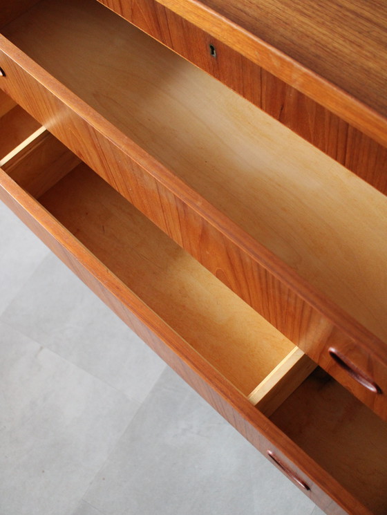 Image 1 of Vintage Deense brede ladekast in teak