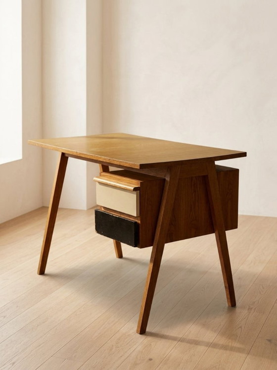 Schrijftafel, houten bureau uit het midden van de 20e eeuw, ontworpen door Robin Day, jaren 1950, Verenigd (photo 6 of 8)