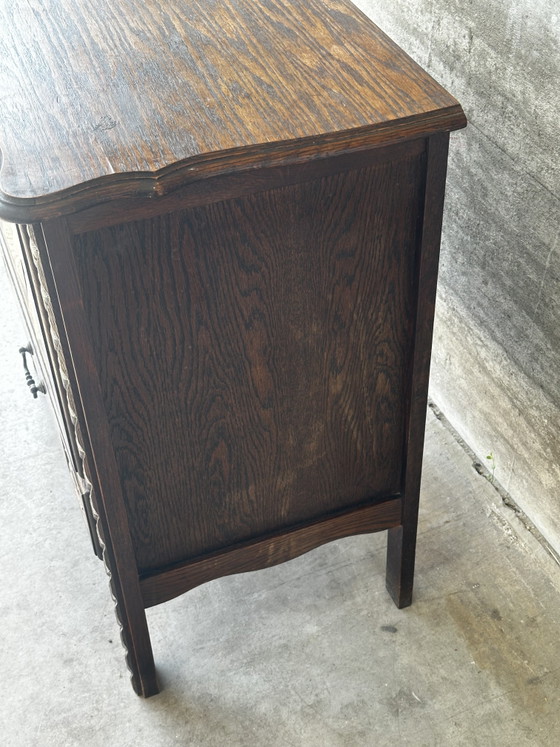 Pequeño armario de almacenamiento de roble tallado – Circa 1930 – Fabrication Artisanale debut XX e s (photo 5 of 15)