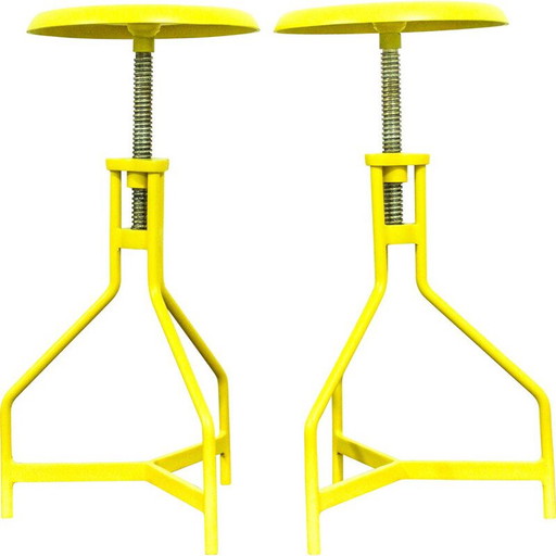 Paire de tabourets vintage en métal laqué jaune, Italie 1970