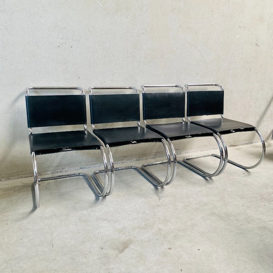 Image 1 of Sedie da pranzo in pelle della serie MR di Mies van der Rohe, 1960