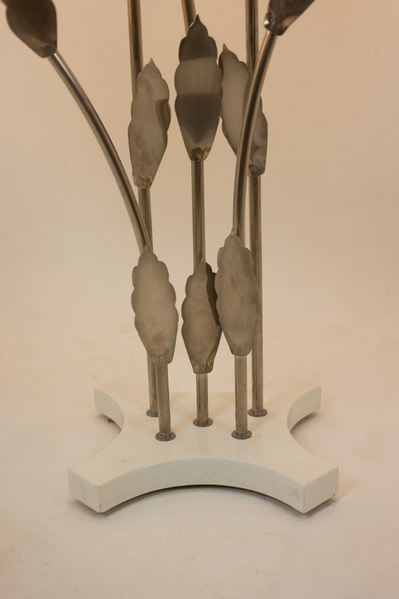 Image 1 of Antonio Pavia. Grande lampe en laiton argenté et soie. Années 1970.