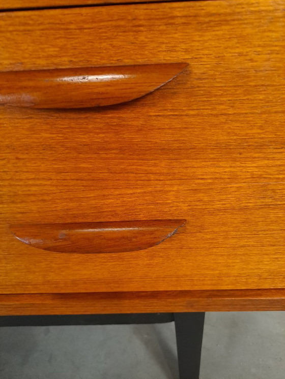 Image 1 of Armario de pared de teca con cajones, barra y patas negras