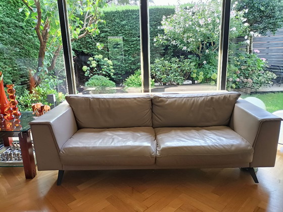 Canapé 3 places en cuir – Leather, Metal (photo 2 of 5)