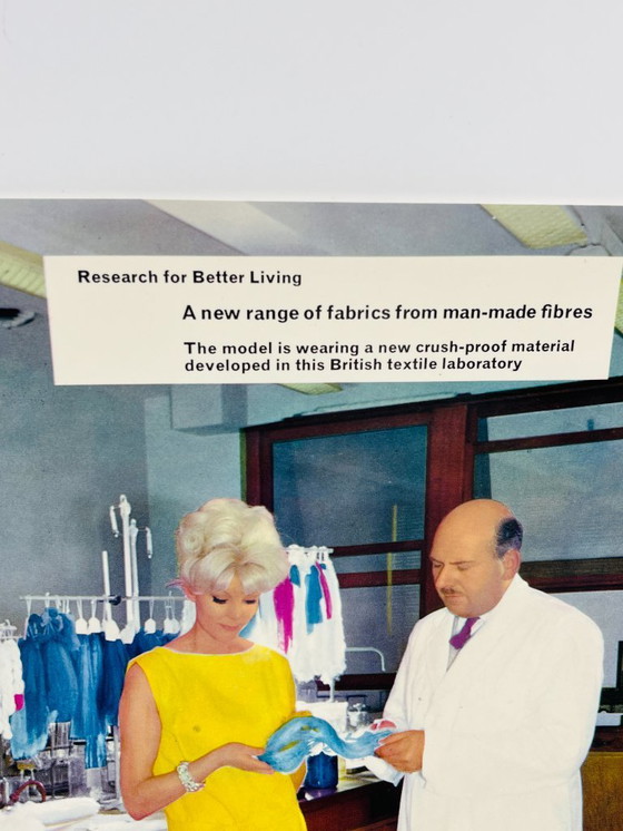 Image 1 of Set di 7 foto in cartone "ricerca per vivere meglio"