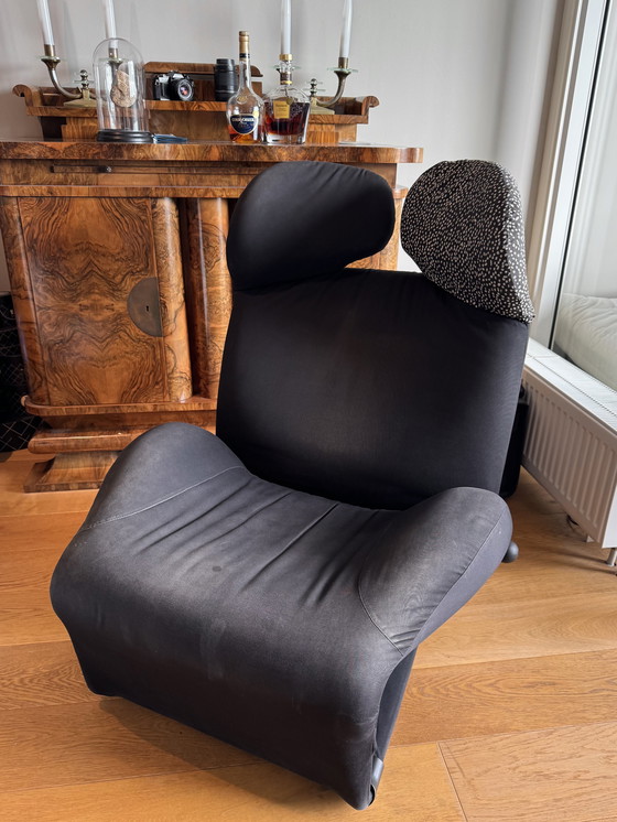 Image 1 of Cassina Wink fauteuil design Toshiyuki Kita zwart