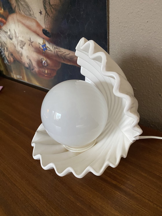 Image 1 of Lampada vintage a forma di ostrica con perla