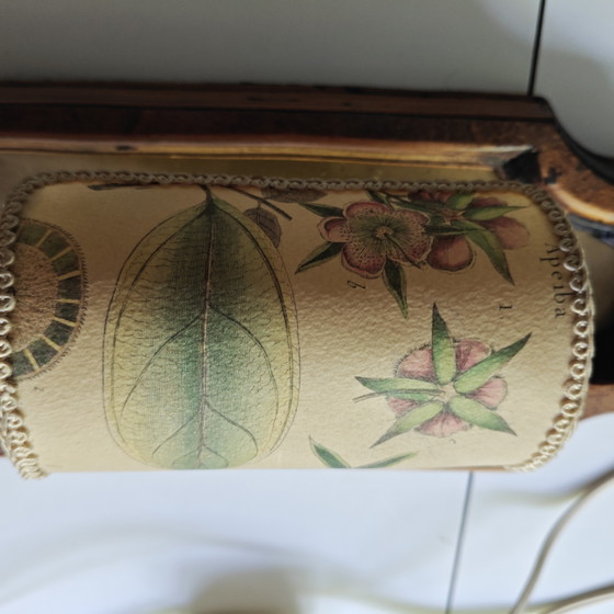 Image 1 of Lampada da parete botanica vintage con paralume in pergamena – stile rustico/cottage