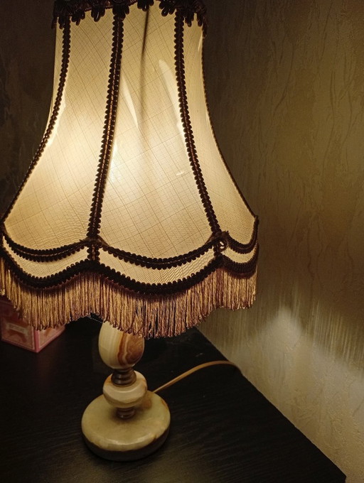 Vieille lampe de table