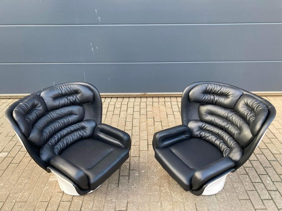 Image 1 of 2 chaises Joe Colombo Elda en cuir noir et fibre de verre blanche