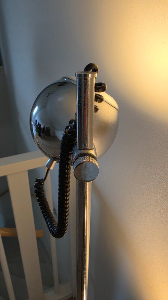 Image 1 of 2 lámparas de pie Leitmotiv de estilo retro espacial, aluminio/acero