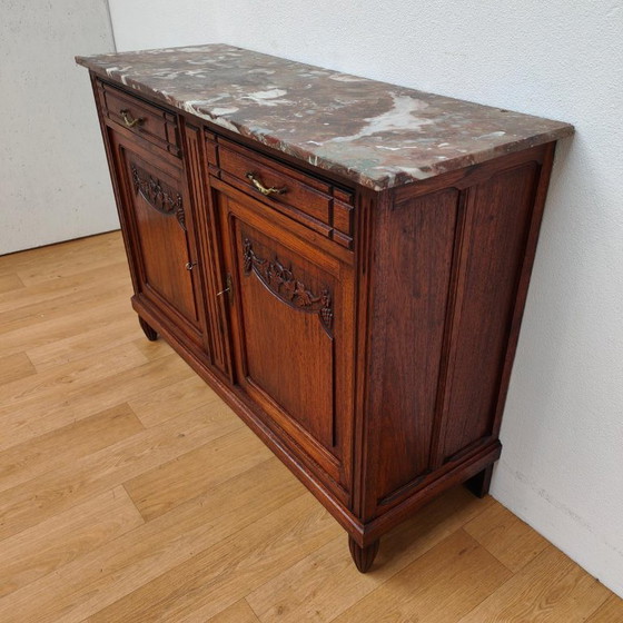 Buffet, commode et coiffeuse de salle de bains de style français ancien avec plateau en marbre – Buffet bas (photo 5 of 12)