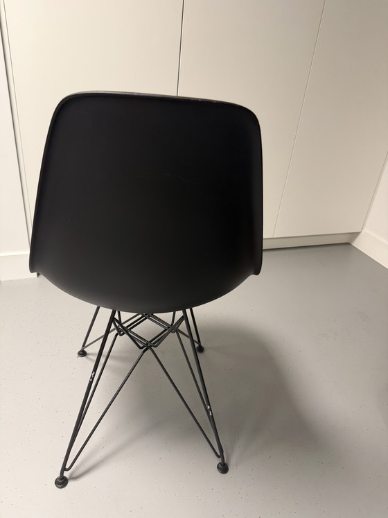 3 chaises Vitra Eames DRS – Chaises de salle à manger, Metal, Plastic (photo 2 of 15)