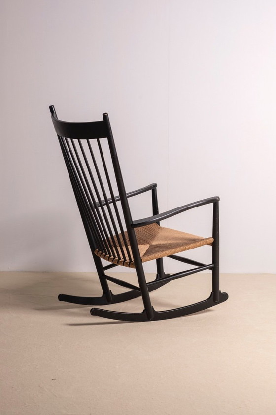 Image 1 of Sedia a dondolo nera Hans J. Wegner J16, 1969 FDB