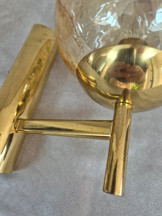Image 1 of Set van twee Fischer 724/1 messing wandlampen met craquelé glazen bol, mid-century stijl, E14 fitting.