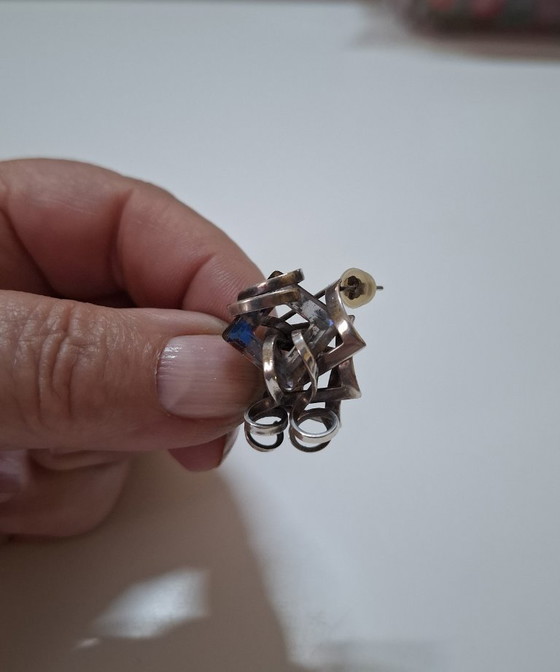 Image 1 of Originele zilveren oorbellen van Ostrowski Design met Swarovski-kristallen.