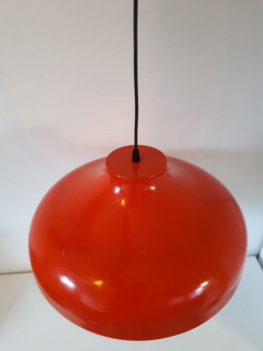 Orangefarbene Vintage-Pendelleuchte